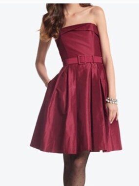 EUC White House Black Market size 2 Burgandy Taffeta Cocktail Dress